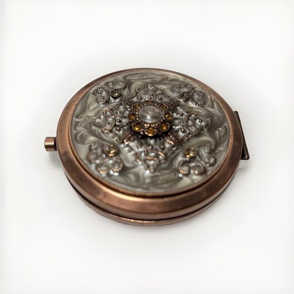 Compact Pocket Mirror with Elegant Design – Stylish Color and Portable Size NEW - Picture 2 of 9